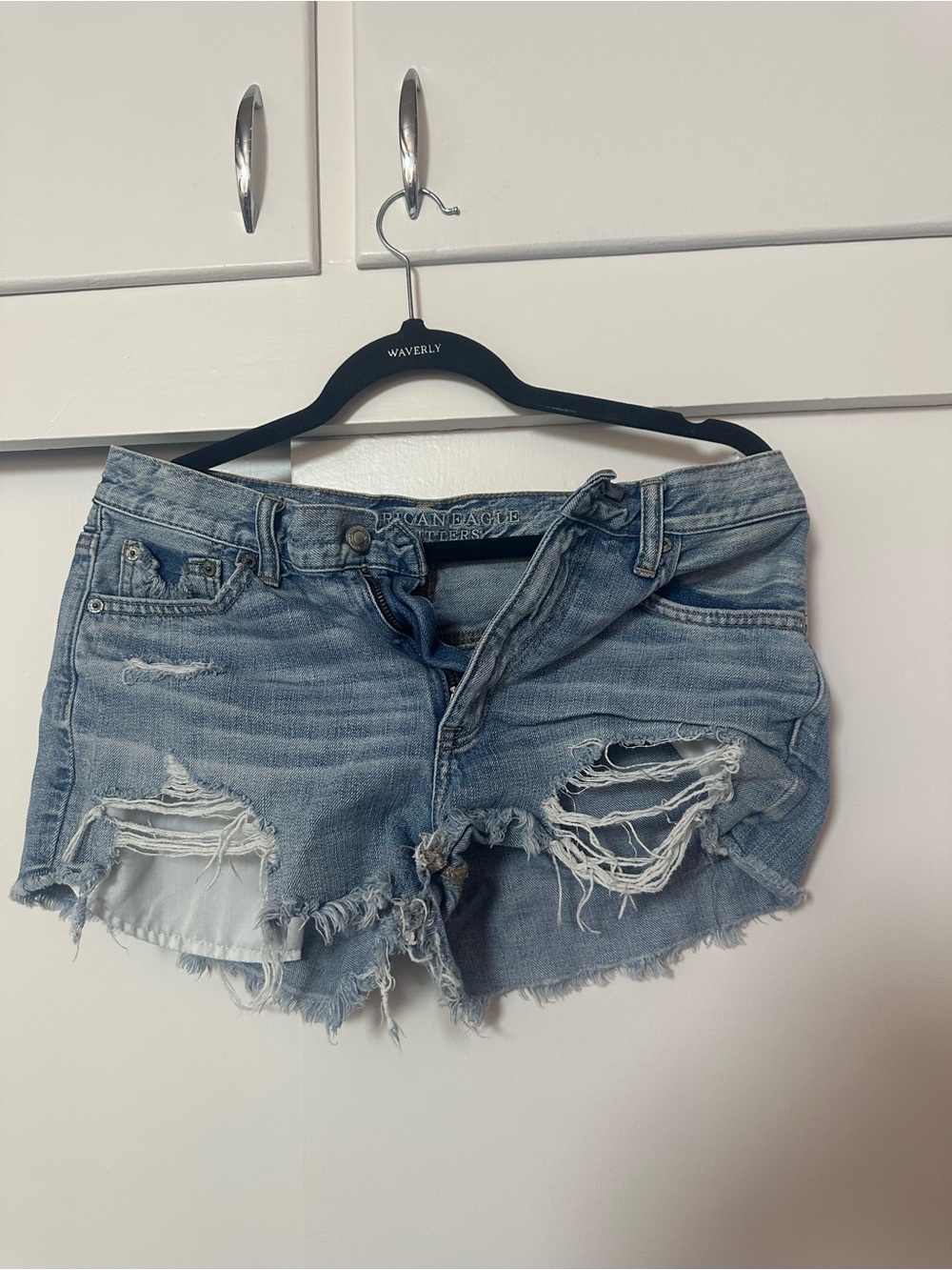 American Eagle Vintage Hi-Rise Festival Denim Shorts – Size 8